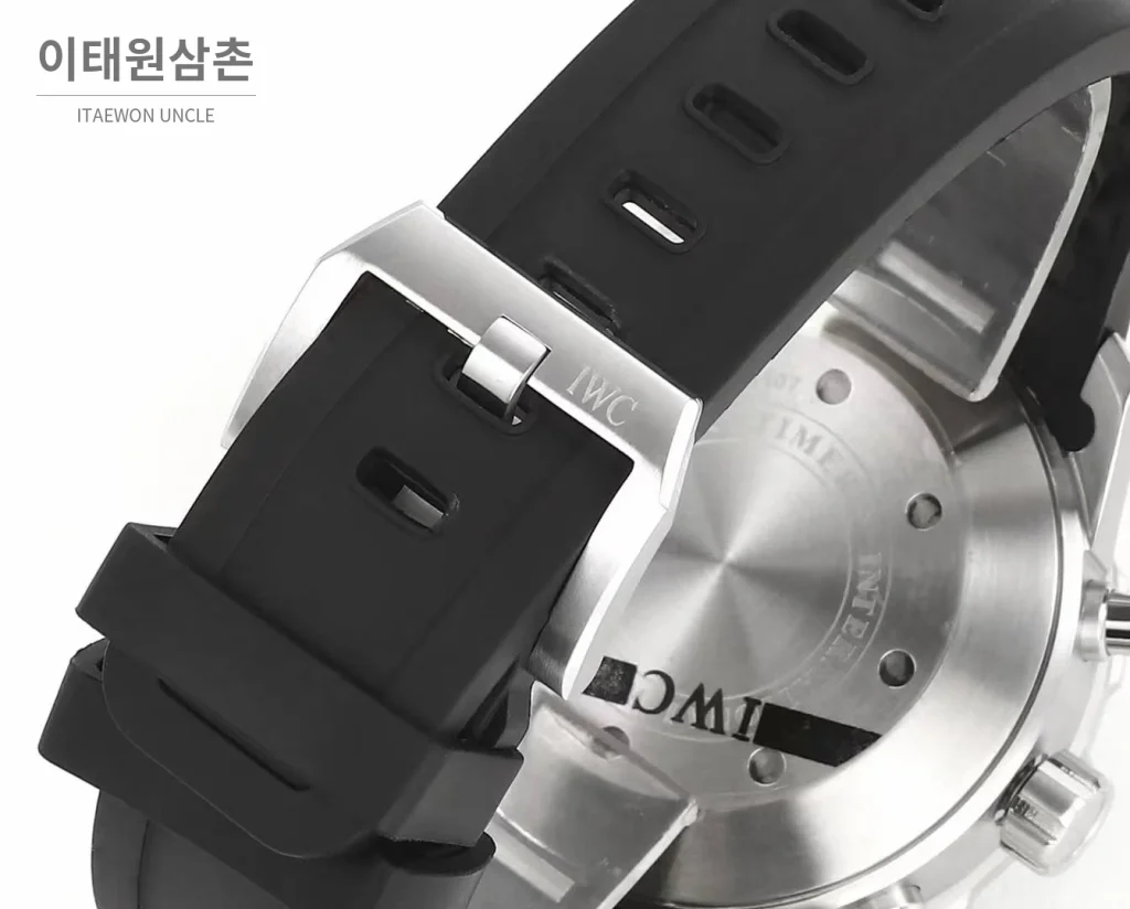 IWC 아쿠아타이머 크로노그래프 루미너스 베젤 블랙다이얼 오토매틱 44mm 블랙 러버 스트랩