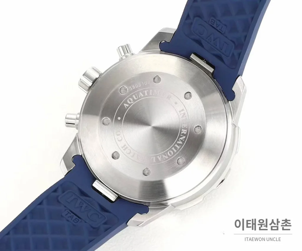 IWC 아쿠아타이머 크로노그래프 루미너스 베젤 블랙다이얼 오토매틱 44mm 네이비 러버 스트랩