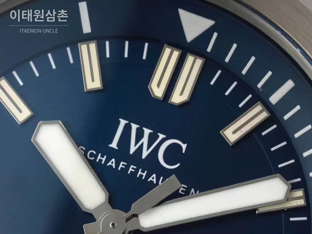 IWC 아쿠아타이머 쿠스토 스페셜 블루 다이얼 다이버 오토매틱 44mm