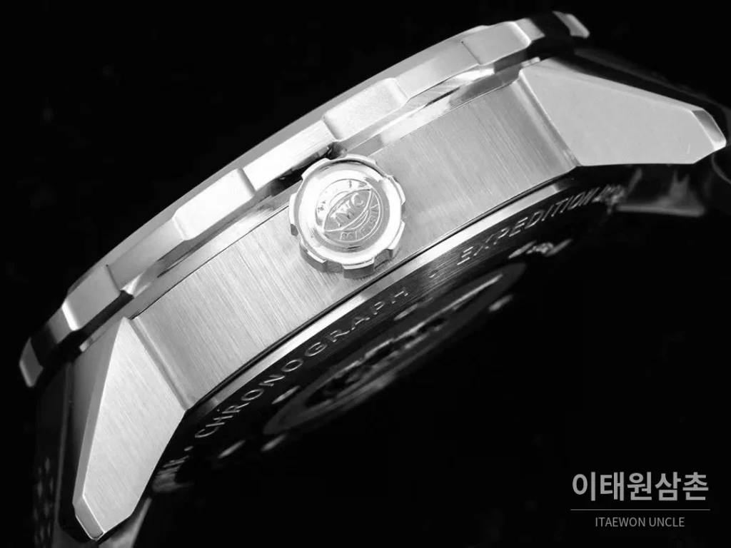 IWC 아쿠아타이머 쿠스토 스페셜 블루 다이얼 다이버 오토매틱 44mm