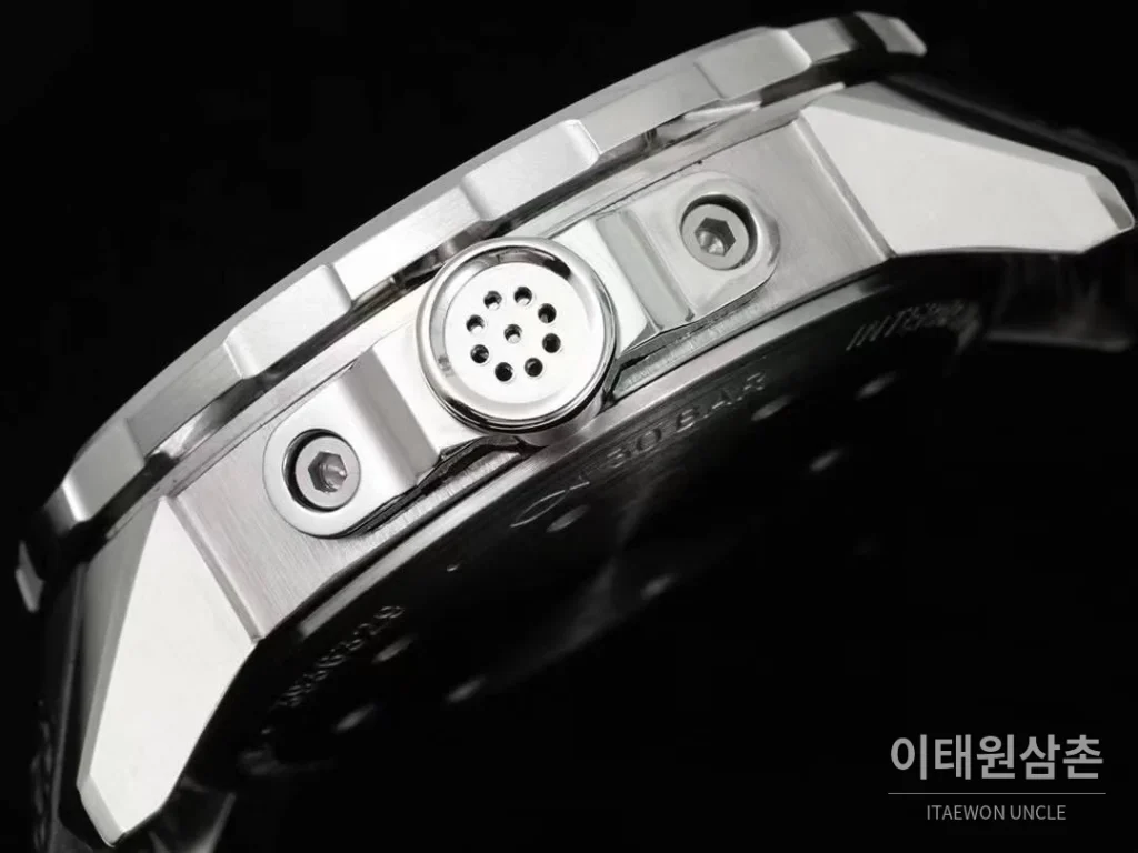 IWC 아쿠아타이머 쿠스토 스페셜 블루 다이얼 다이버 오토매틱 44mm (2)