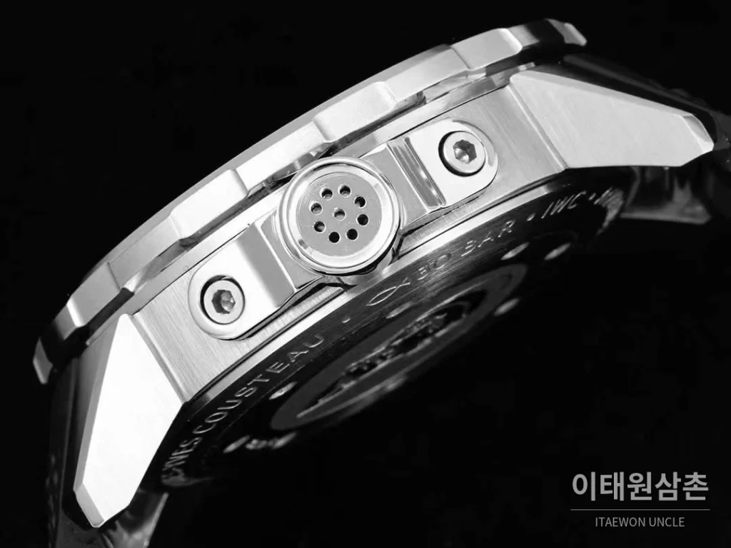 IWC 아쿠아타이머 쿠스토 스페셜 블루 다이얼 다이버 오토매틱 44mm