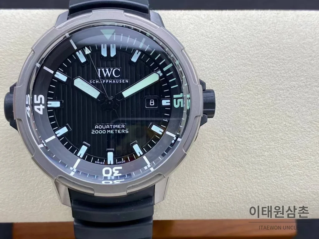 IWC 아쿠아타이머 딥 투 씨 티타늄 블랙다이얼 오토매틱 46mm 블랙 러버 스트랩 그레이 베젤