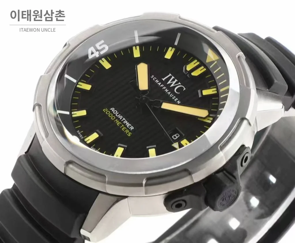 IWC 아쿠아타이머 딥 투 씨 티타늄 블랙다이얼 오토매틱 46mm 블랙 러버 스트랩 실버 베젤 (2)