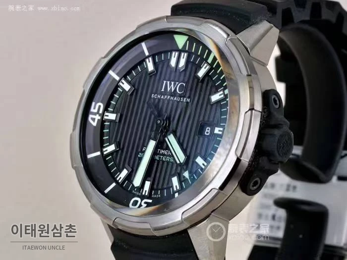 IWC 아쿠아타이머 딥 투 씨 티타늄 블랙다이얼 오토매틱 46mm 블랙 러버 스트랩 실버 베젤 (3)