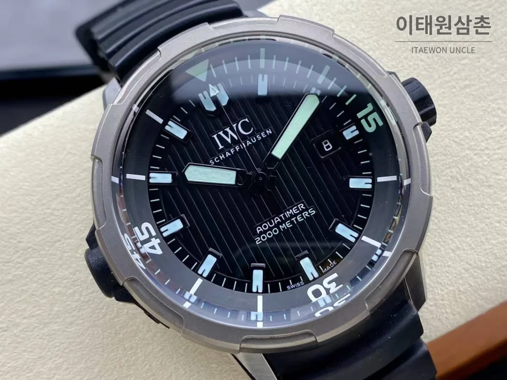 IWC 아쿠아타이머 딥 투 씨 티타늄 블랙다이얼 오토매틱 46mm 블랙 러버 스트랩 그레이 베젤