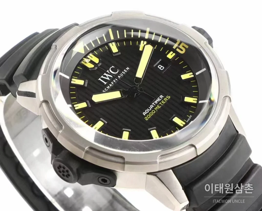IWC 아쿠아타이머 딥 투 씨 티타늄 블랙다이얼 오토매틱 46mm 블랙 러버 스트랩 실버 베젤 (2)