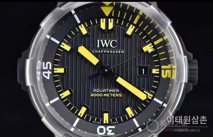 IWC 아쿠아타이머 딥 투 씨 티타늄 블랙다이얼 오토매틱 46mm 블랙 러버 스트랩 실버 베젤