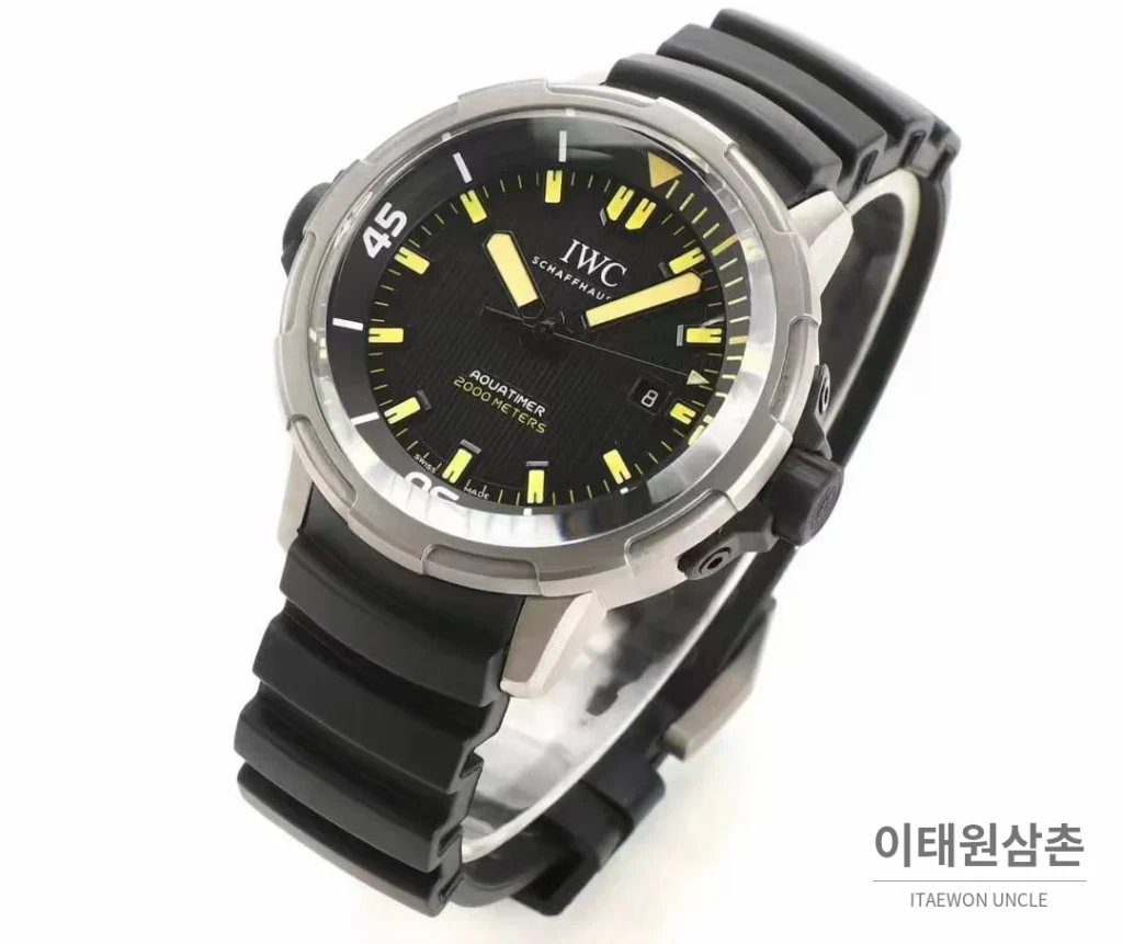 IWC 아쿠아타이머 딥 투 씨 티타늄 블랙다이얼 오토매틱 46mm 블랙 러버 스트랩 실버 베젤 (2)