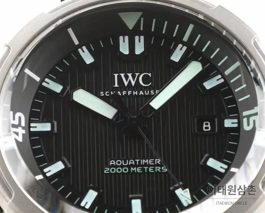 IWC 아쿠아타이머 딥 투 씨 티타늄 블랙다이얼 오토매틱 46mm 블랙 러버 스트랩 실버 베젤 (4)