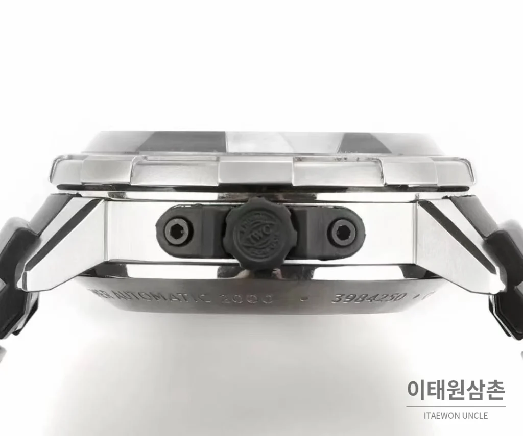IWC 아쿠아타이머 딥 투 씨 티타늄 블랙다이얼 오토매틱 46mm 블랙 러버 스트랩 실버 베젤 (2)