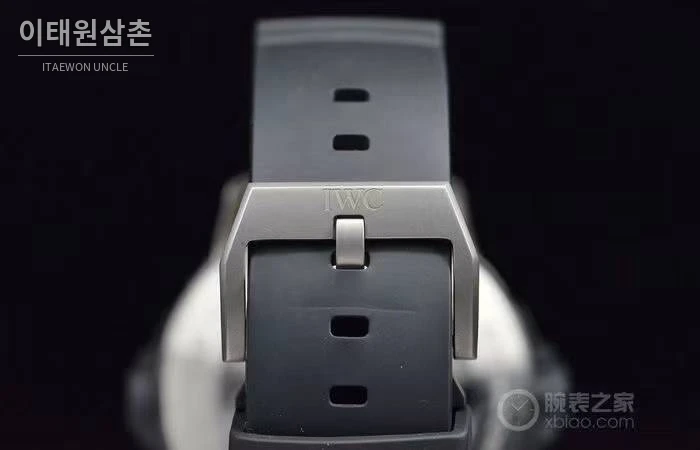 IWC 아쿠아타이머 딥 투 씨 티타늄 블랙다이얼 오토매틱 46mm 블랙 러버 스트랩 실버 베젤
