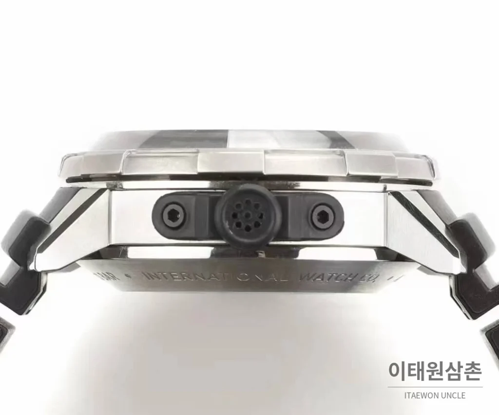 IWC 아쿠아타이머 딥 투 씨 티타늄 블랙다이얼 오토매틱 46mm 블랙 러버 스트랩 실버 베젤 (4)
