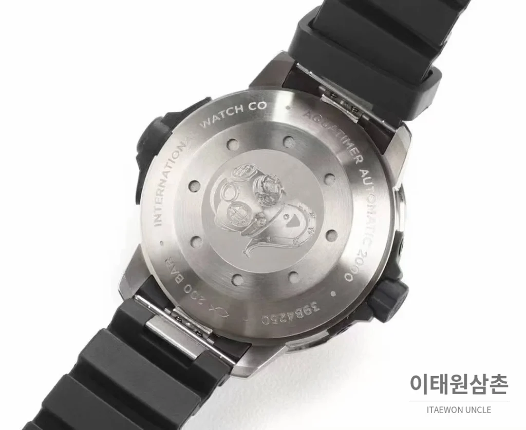 IWC 아쿠아타이머 딥 투 씨 티타늄 블랙다이얼 오토매틱 46mm 블랙 러버 스트랩 실버 베젤 (4)