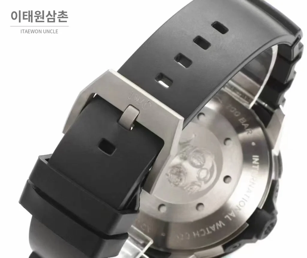 IWC 아쿠아타이머 딥 투 씨 티타늄 블랙다이얼 오토매틱 46mm 블랙 러버 스트랩 실버 베젤 (2)