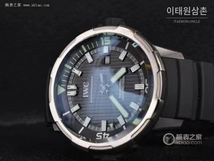 IWC 아쿠아타이머 딥 투 씨 티타늄 블랙다이얼 오토매틱 46mm 블랙 러버 스트랩 실버 베젤 (3)