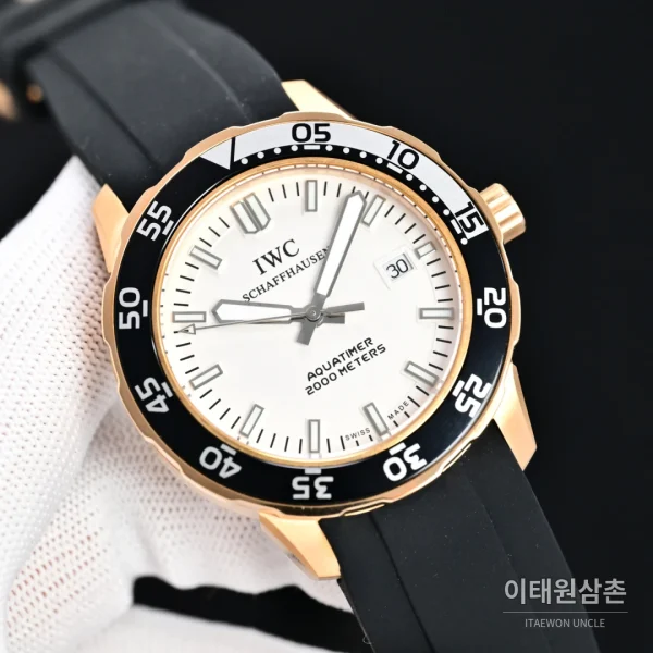 IWC 아쿠아타이머 스틸 블랙 베젤 오토매틱 44mm 화이트 다이얼 IWC 아쿠아타이머 스틸 블랙 베젤 오토매틱 44mm 화이트 다이얼