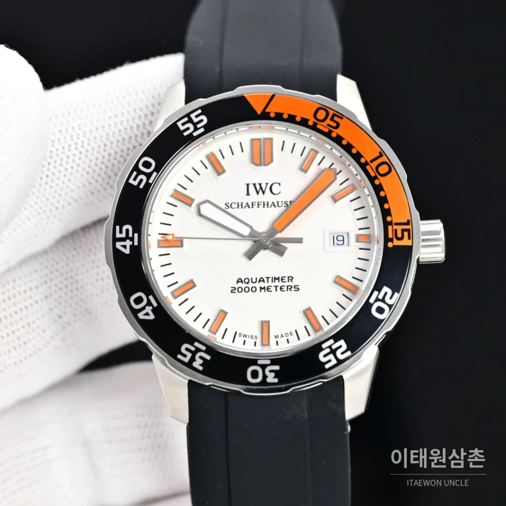 IWC 아쿠아타이머 스틸 블랙 베젤 오토매틱 44mm 화이트 다이얼 (3)