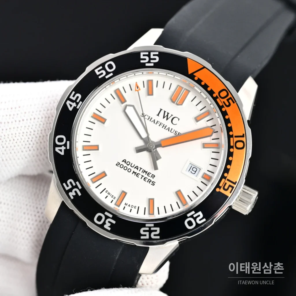 IWC 아쿠아타이머 스틸 블랙 베젤 오토매틱 44mm 화이트 다이얼 (3)