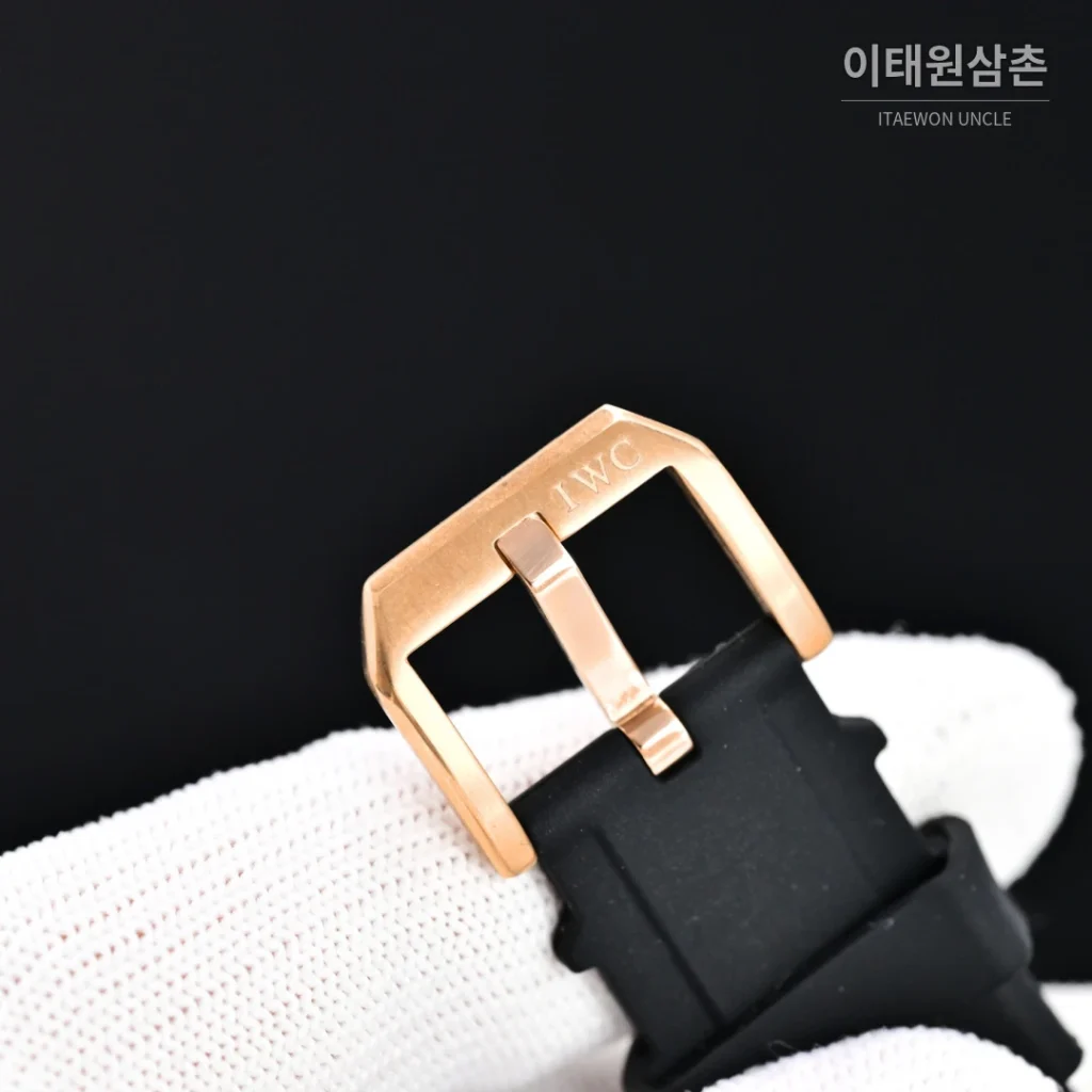 IWC 아쿠아타이머 스틸 블랙 베젤 오토매틱 44mm