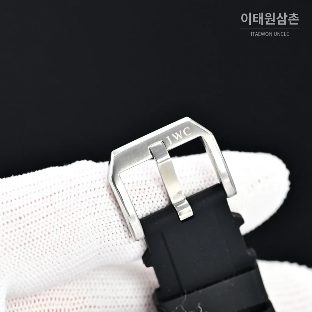 IWC 아쿠아타이머 스틸 블랙 베젤 오토매틱 44mm 화이트 다이얼 (2)