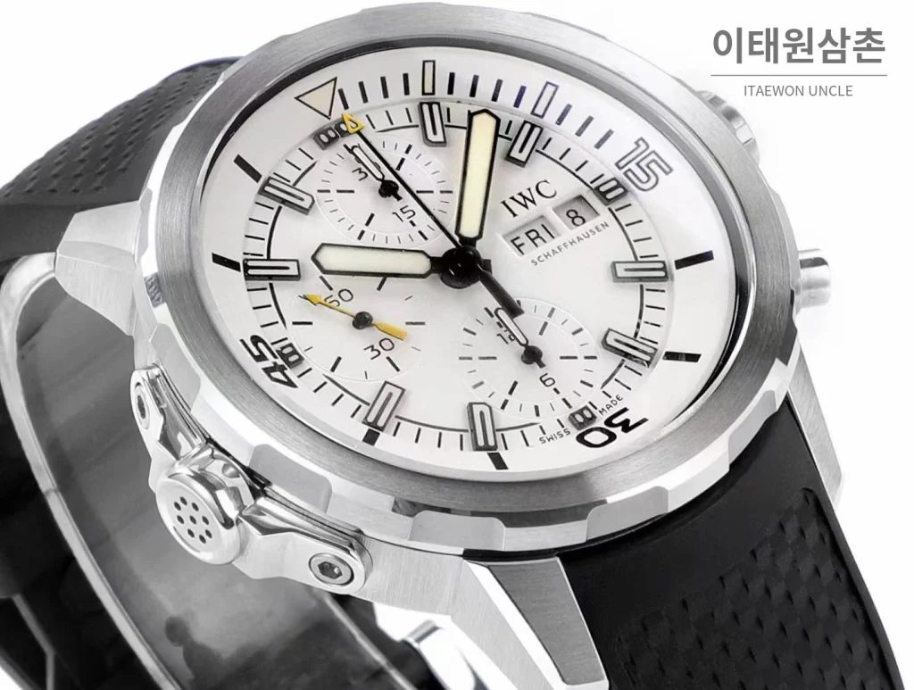 IWC 아쿠아타이머 스틸 블랙다이얼 크로노그래프 오토매틱 44mm