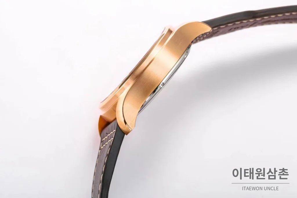 IWC 빅파일럿 퍼페추얼 캘린더 “어린왕자” 블루다이얼 오토매틱 42mm 블랙 가죽 스트랩