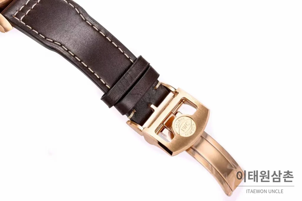 IWC 빅파일럿 퍼페추얼 캘린더 “어린왕자” 블루다이얼 오토매틱 42mm 블랙 가죽 스트랩