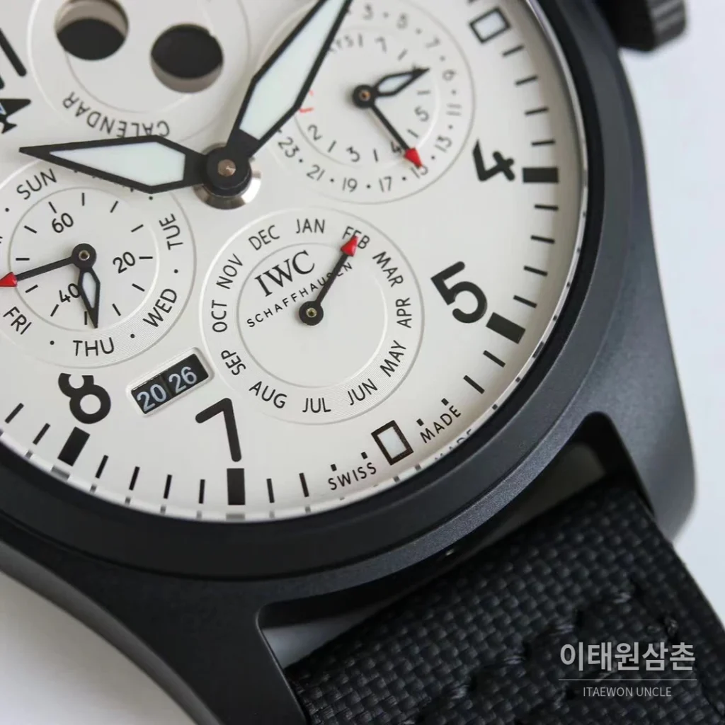 IWC 빅파일럿 퍼페추얼 캘린더 스틸 오토매틱 41mm IW503605 화이트 다이얼 블랙 나일론 스트랩