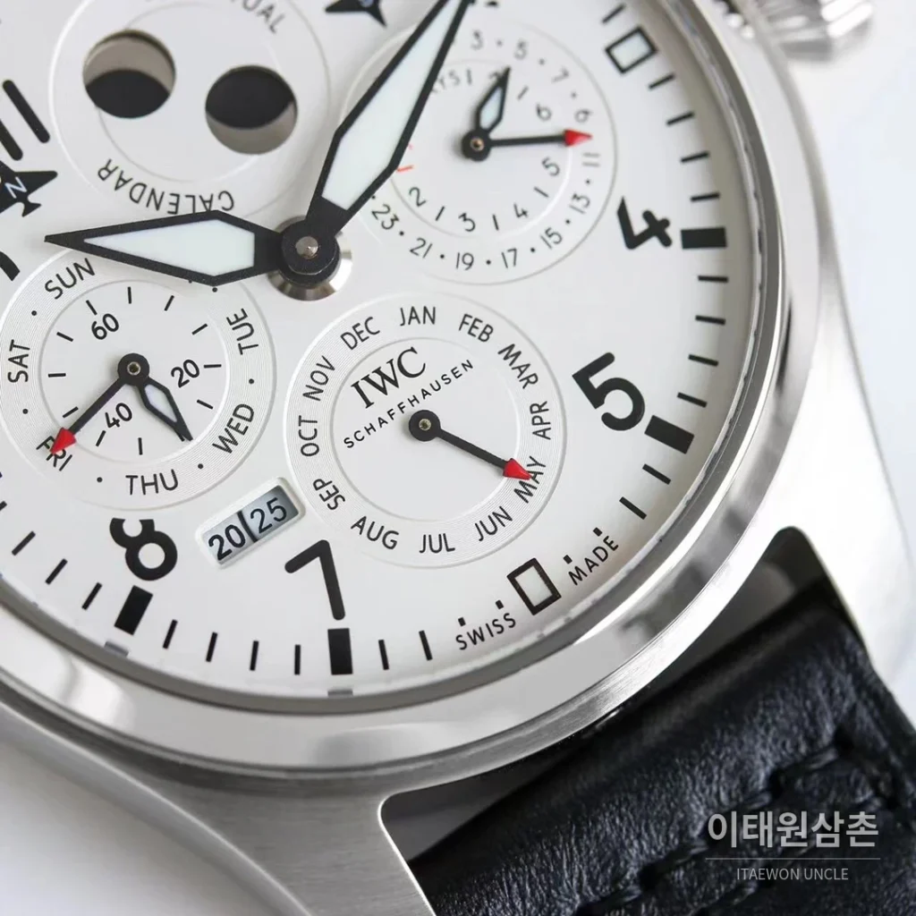 IWC 빅파일럿 퍼페추얼 캘린더 스틸 오토매틱 41mm IW503605 화이트 다이얼 블랙 가죽 스트랩
