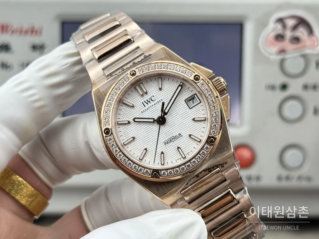 IWC 인제니어 오토매틱 35 다이아몬드베젤 스틸 브레이슬릿 35.1mm 화이트 다이얼