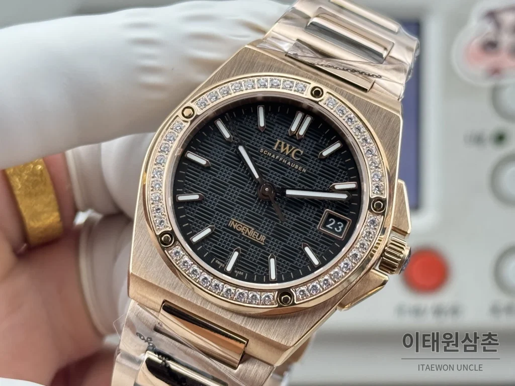 IWC 인제니어 오토매틱 35 다이아몬드베젤 스틸 브레이슬릿 35.1mm 블랙 다이얼 (2)