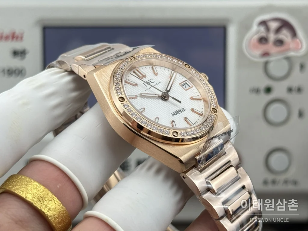 IWC 인제니어 오토매틱 35 다이아몬드베젤 스틸 브레이슬릿 35.1mm 화이트 다이얼