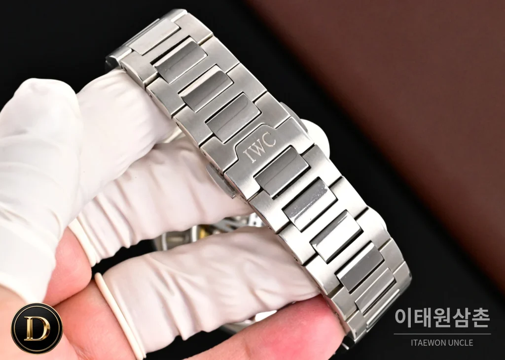 IWC 인제니어 퍼페추얼캘린더 문페이즈 오토매틱 41.6mm 화이트 스틸 브레이슬릿