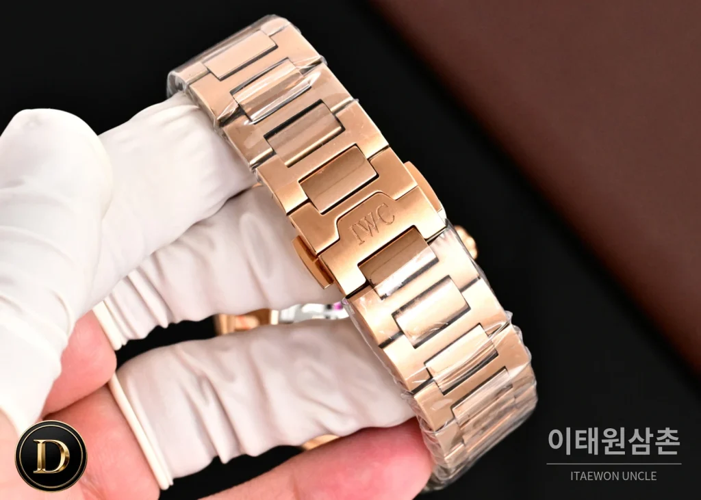 IWC 인제니어 퍼페추얼캘린더 문페이즈 오토매틱 41.6mm 화이트