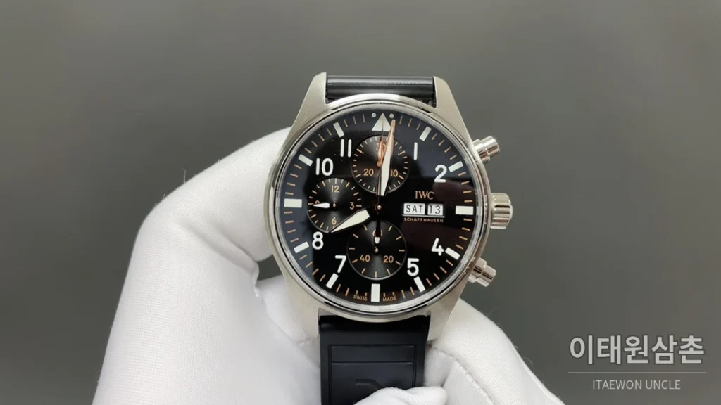 IWC 파일럿 오토매틱 블랙 다이얼