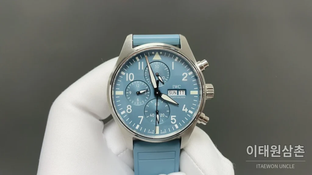 IWC 파일럿 오토매틱 아이스블루 다이얼