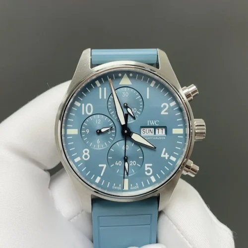 IWC 파일럿 오토매틱 아이스블루 다이얼