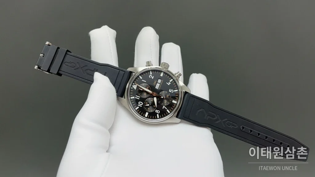 IWC 파일럿 오토매틱 블랙 다이얼