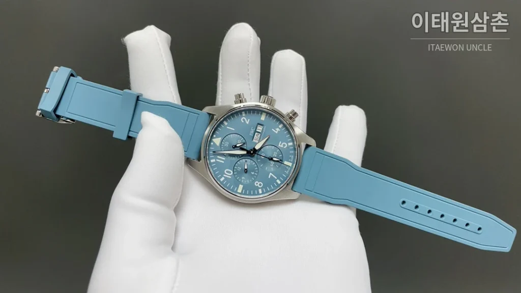 IWC 파일럿 오토매틱 아이스블루 다이얼