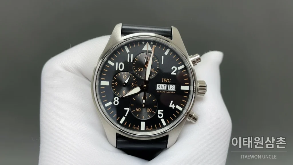 IWC 파일럿 오토매틱 블랙 다이얼
