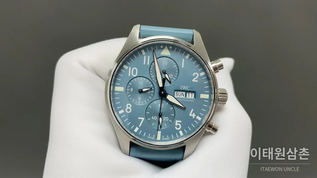 IWC 파일럿 오토매틱 아이스블루 다이얼