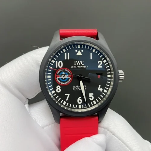 IWC 파일럿 오토매틱 41mm 블랙 다이얼 레드 러버 스트랩 블랙 베젤 세라믹 케이스
