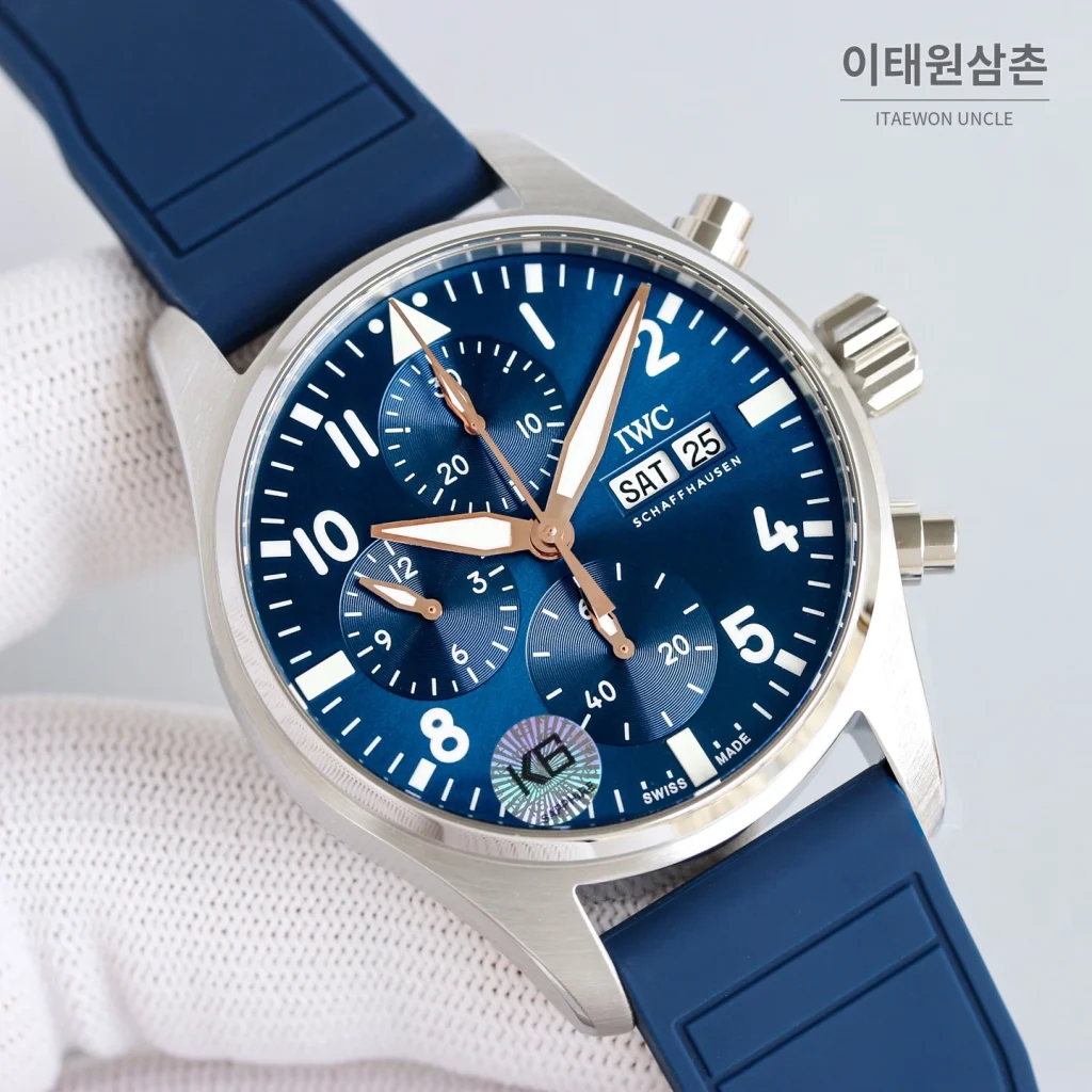 IWC 파일럿 오토매틱 41mm 네이비 다이얼 네이비 러버 스트랩 (2)