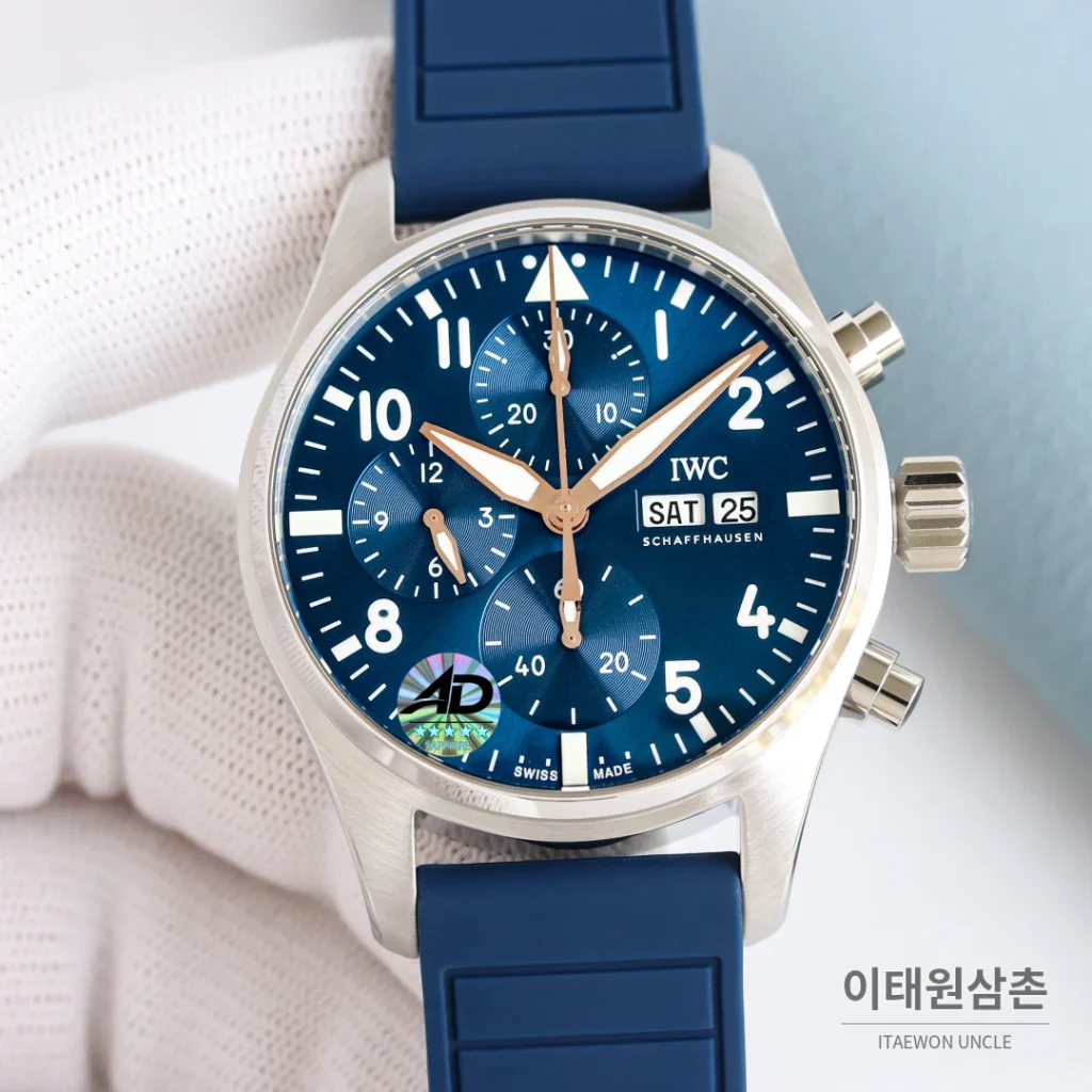 IWC 파일럿 오토매틱 41mm 네이비 다이얼 네이비 러버 스트랩