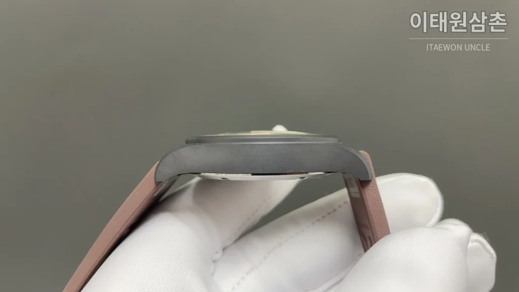 IWC 파일럿 오토매틱 41mm 브라운 다이얼 브라운 가죽 스트랩 블랙 베젤