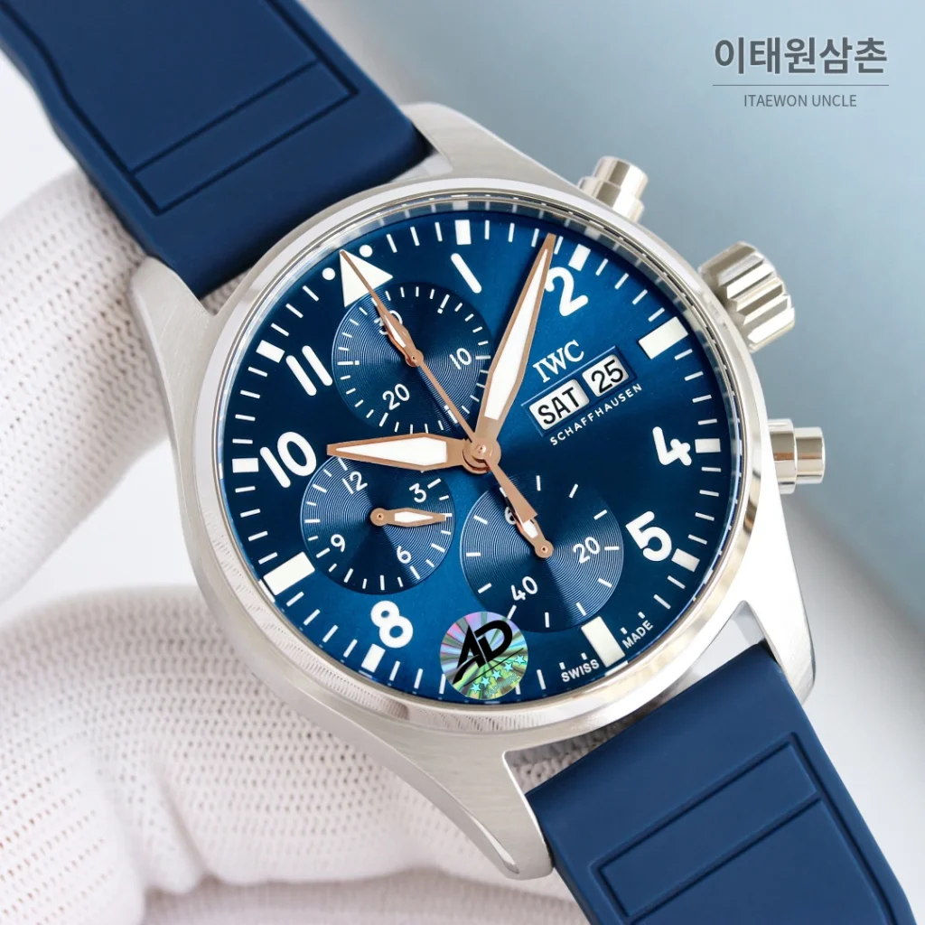 IWC 파일럿 오토매틱 41mm 네이비 다이얼 네이비 러버 스트랩