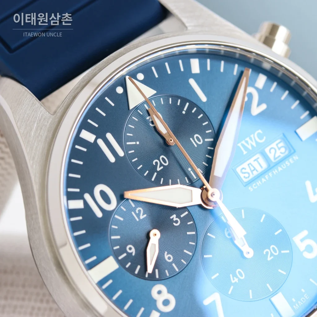 IWC 파일럿 오토매틱 41mm 네이비 다이얼 네이비 러버 스트랩