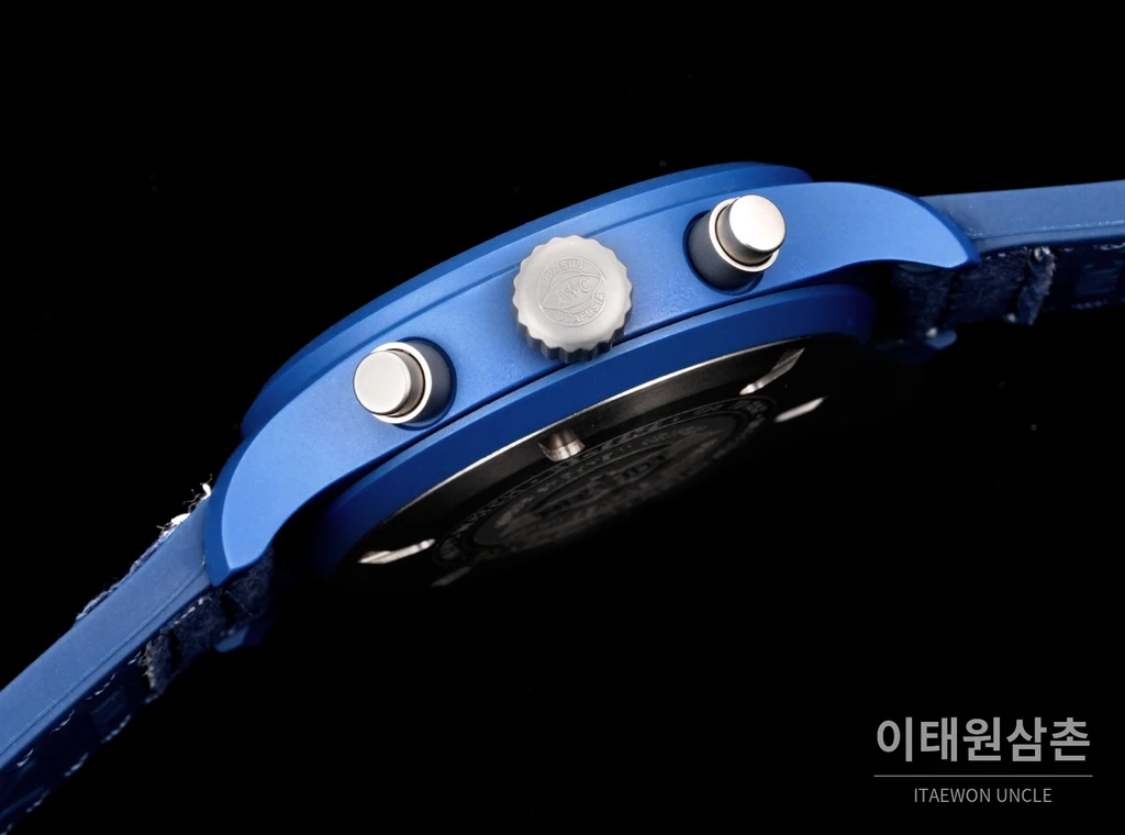 IWC 파일럿 블루베젤 블루다이얼 세라믹 크로노그래프 오토매틱 41.9mm