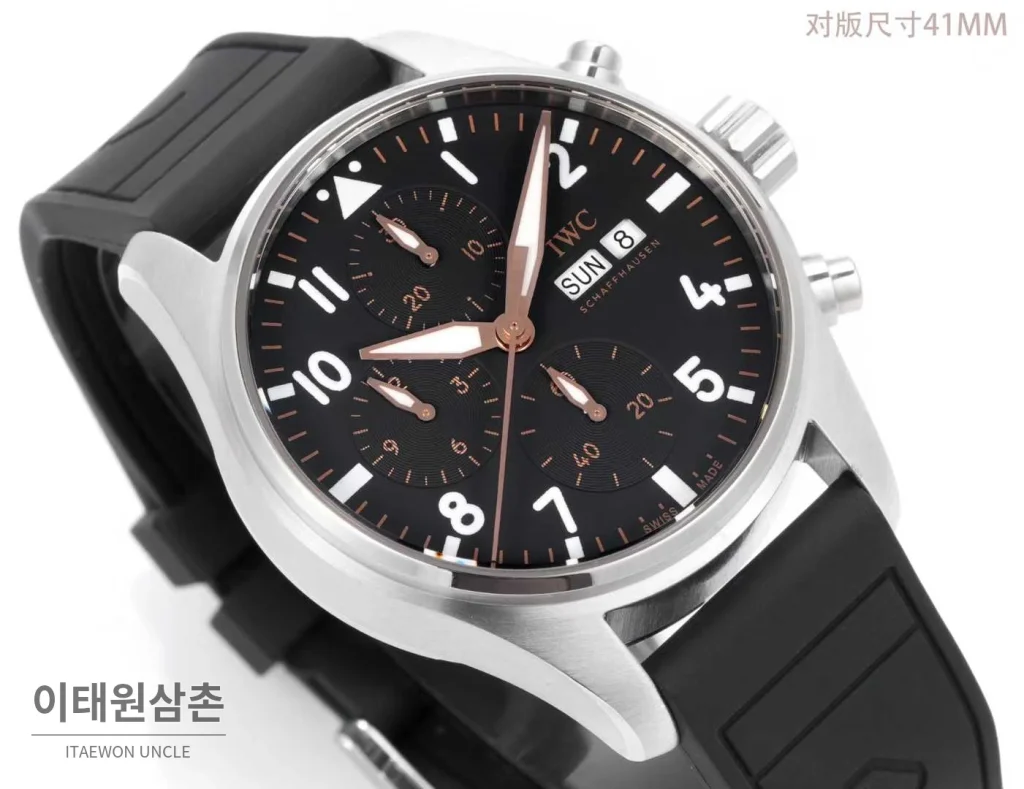 IWC 파일럿 크로노그래프 블랙골드 다이얼 러버밴드 오토매틱 41mm 블랙 / 골드